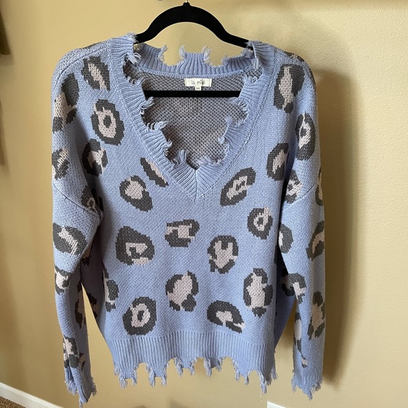 Tops - PURPLE LEOPARD SWEATER. Size M/L